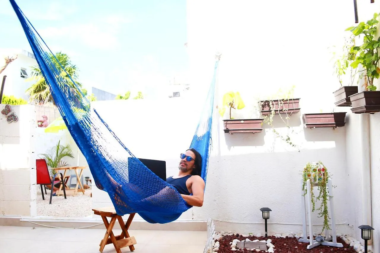 Cuarto Privado, Gran Wi-Fi, Jacuzzi Rooftop, Ac Cancun Homestay