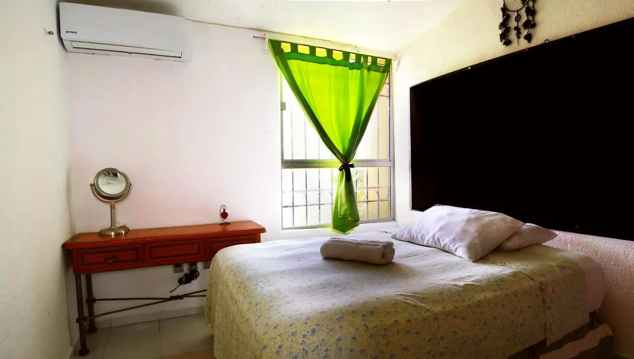 Cuarto Privado, Gran Wi-Fi, Jacuzzi Rooftop, Ac Cancún 0*,  Mexico
